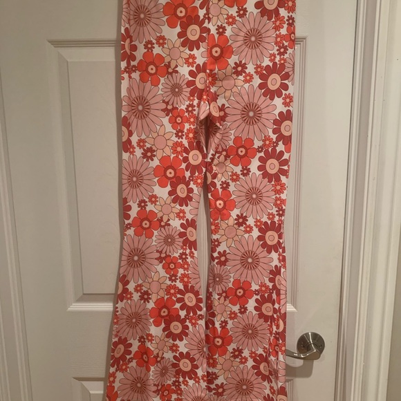 Floral Patterned Flared Pants - Picture 3 of 6